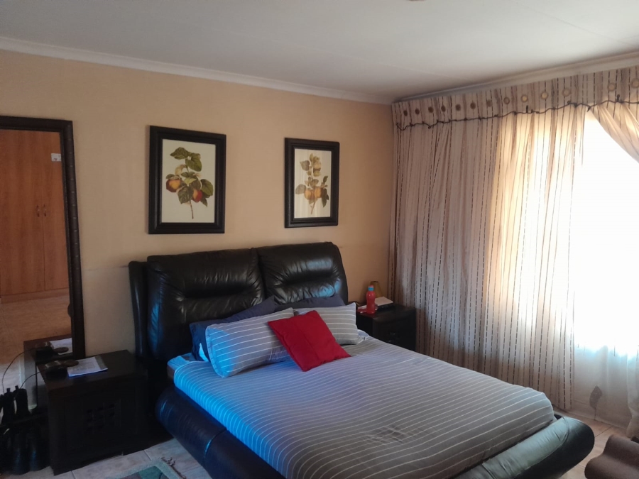 3 Bedroom Property for Sale in Geelhoutpark North West